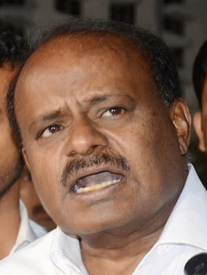 Kumaraswamy displeased after K'taka govt doesn't provide him vehicle during his visit
