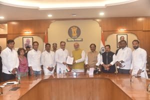 Beed sarpanch murder: All-party delegation meets Governor, seeks Dhananjay Munde’s resignation