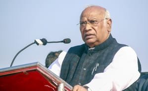 Kharge extends Republic Day greetings, slams Centre's policies