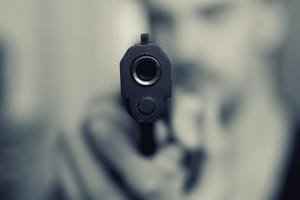 Cop injured as burglar opens fire at Hyderabad pub