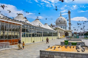 Thousands spent holy ‘Shab-e-Barat’ in prayer, penance in Kashmir