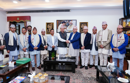 CM Dhami meets delegation from Nepal’s Sudurpashchim province