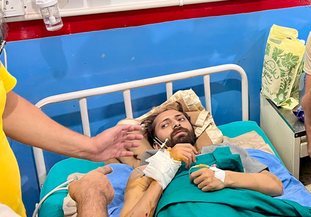 J&K: Authorities distribute relief to victims of Pakistan shelling in Poonch
