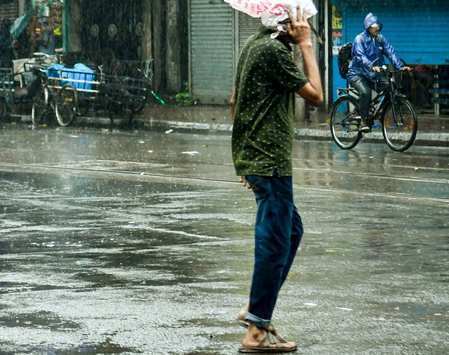 IMD issues red alert for 5 Kerala districts as heavy rainfall predicted
