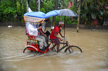 3 dead; incessant rains, waterlogging disrupt life in NE states (Ld)