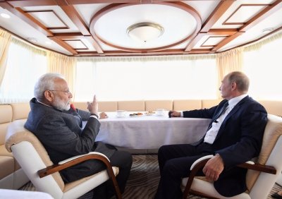 Putin dials PM Modi, offers Russia's 'full support' to India in 'uncompromising fight' against terrorism (Lead)