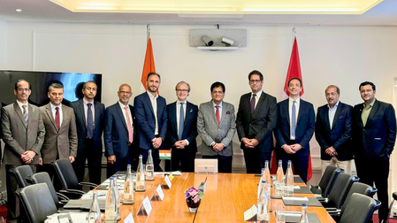 Piyush Goyal rolls out red carpet for Swiss firms to invest in India (Ld)