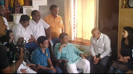 Karnataka BJP leaders visit stampede victim’s parents, assure justice