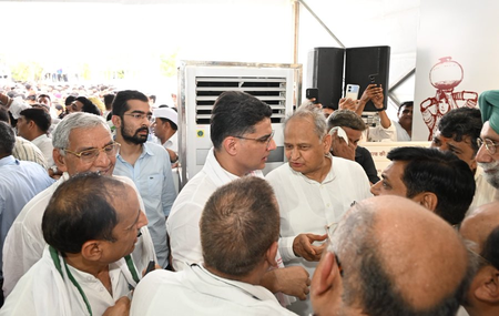 25th death anniv of Rajesh Pilot: Ex-CM Gehlot, Cong leaders attend prayer meet in Dausa