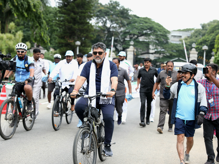 After posting 'in the corridors of power, I chose a cycle', K’taka Dy CM Shivakumar falls off bicycle