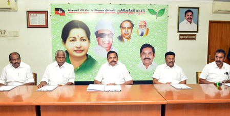 EPS to hold crucial review meet with 40 AIADMK district secretaries today