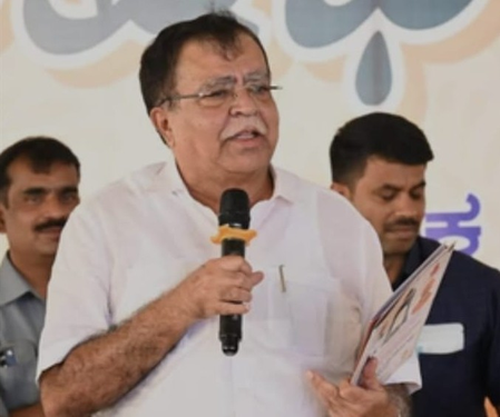 Satish jarkiholi may replace shivakumar as state congress, say k'taka minister rajanna