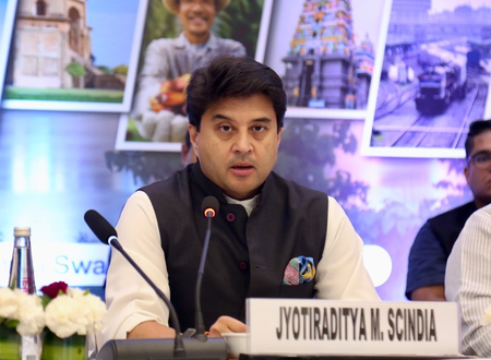 Jyotiraditya scindia slams rahul gandhi for 'Langda Ghoda' Remarks