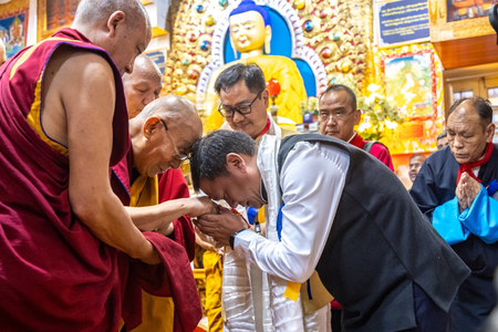 Kire Riji, Arms Khandu Blessed Friends 90th Tirels in Drammah