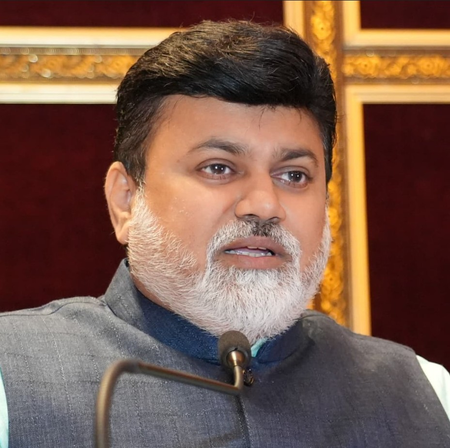 Maha govt to set up village of Marathi poetry and books in Kashmir