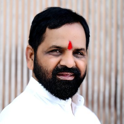 Maha govt to decide on banning artificial flowers: Minister