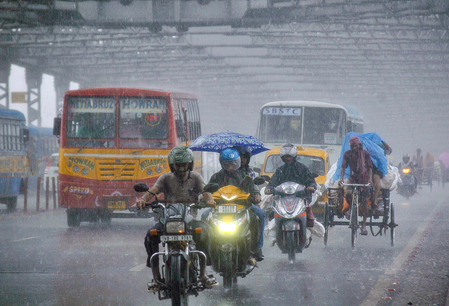 Met office forecasts more rains in north Bengal even as hill areas hit by landslides