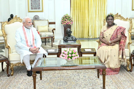 PM Modi, HM Shah Meet Pressident Murmu at Rashtrapati Bhavan