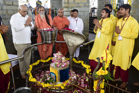 Gujarat CM Prays for Progress in Bharuch's Stambheshwar Mahadev Shrine