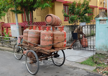 Cabinet okays Rs 30,000 crore as compensation to public sector OMCs for losses in domestic LPG