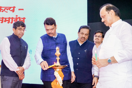 Infra development projects are vital for one-trillion economy: Maha CM